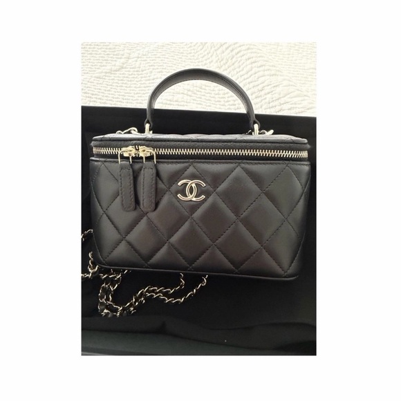 CHANEL Handbags - CHANEL Black Quilted Vanity Crossbody with Gold Hardware